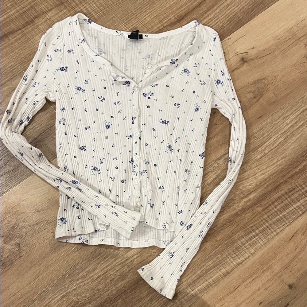 art class White Ribbed Button-Front Floral Long Sleeve Top